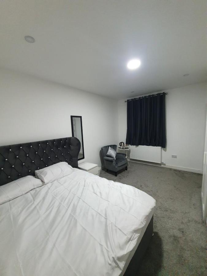 Beautiful Rooms Shaw St And Pine St Bury  Exterior foto